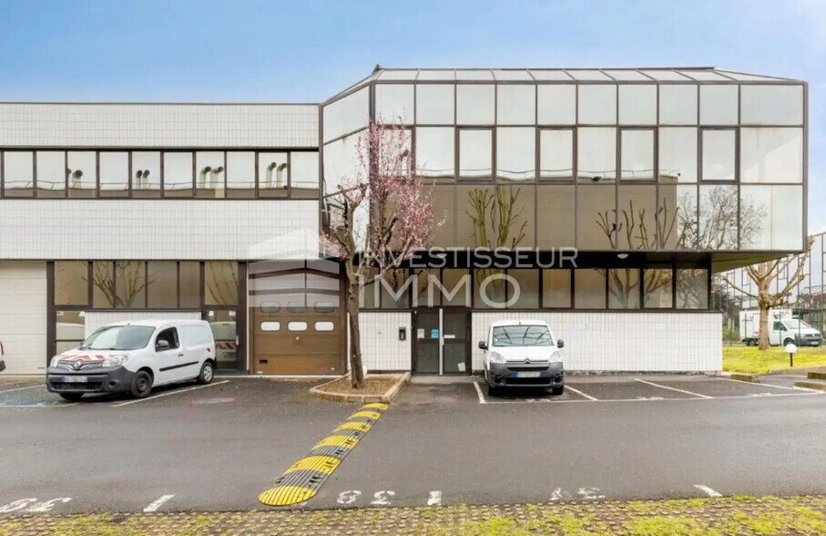 Local d’activités dans Nanterre à louer - Photo de l’immeuble – Image 2 sur 11