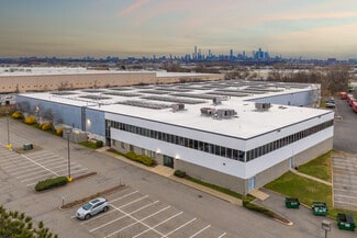 Plus de détails pour 550 Meadowlands Pky, Secaucus, NJ - Industriel/Logistique à louer