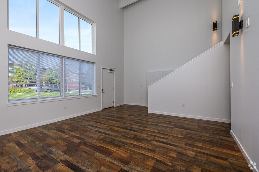 401 Charlotte St, Kansas City, MO à vendre - Photo intérieure – Image 2 sur 27