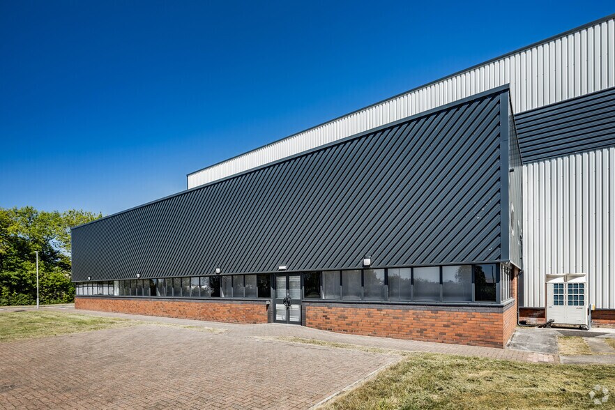 Touchet Hall Rd, Manchester à louer - Photo de l’immeuble – Image 2 sur 17