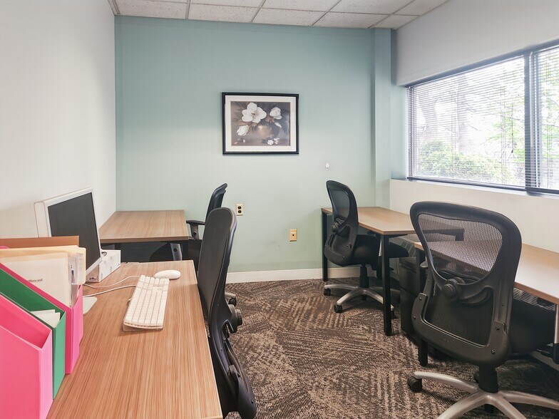 945 Concord St, Framingham, MA à louer - Photo de l’immeuble – Image 2 sur 12