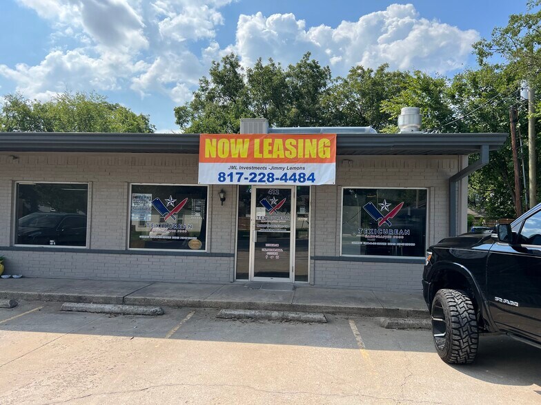 400 Avenue F, Midlothian, TX à louer - Photo de l’immeuble – Image 1 sur 10