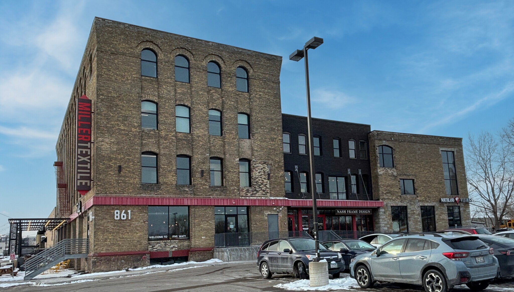 861 E Hennepin Ave, Minneapolis, MN à louer Photo principale– Image 1 sur 6