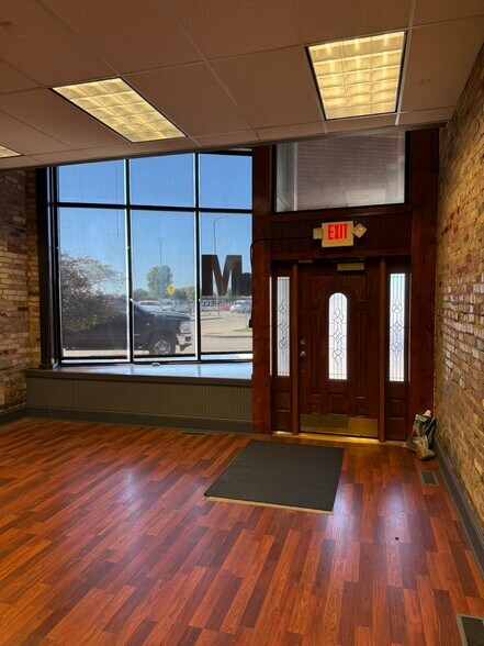 700 S Main St, Elkhart, IN à louer - Photo de l’immeuble – Image 3 sur 11