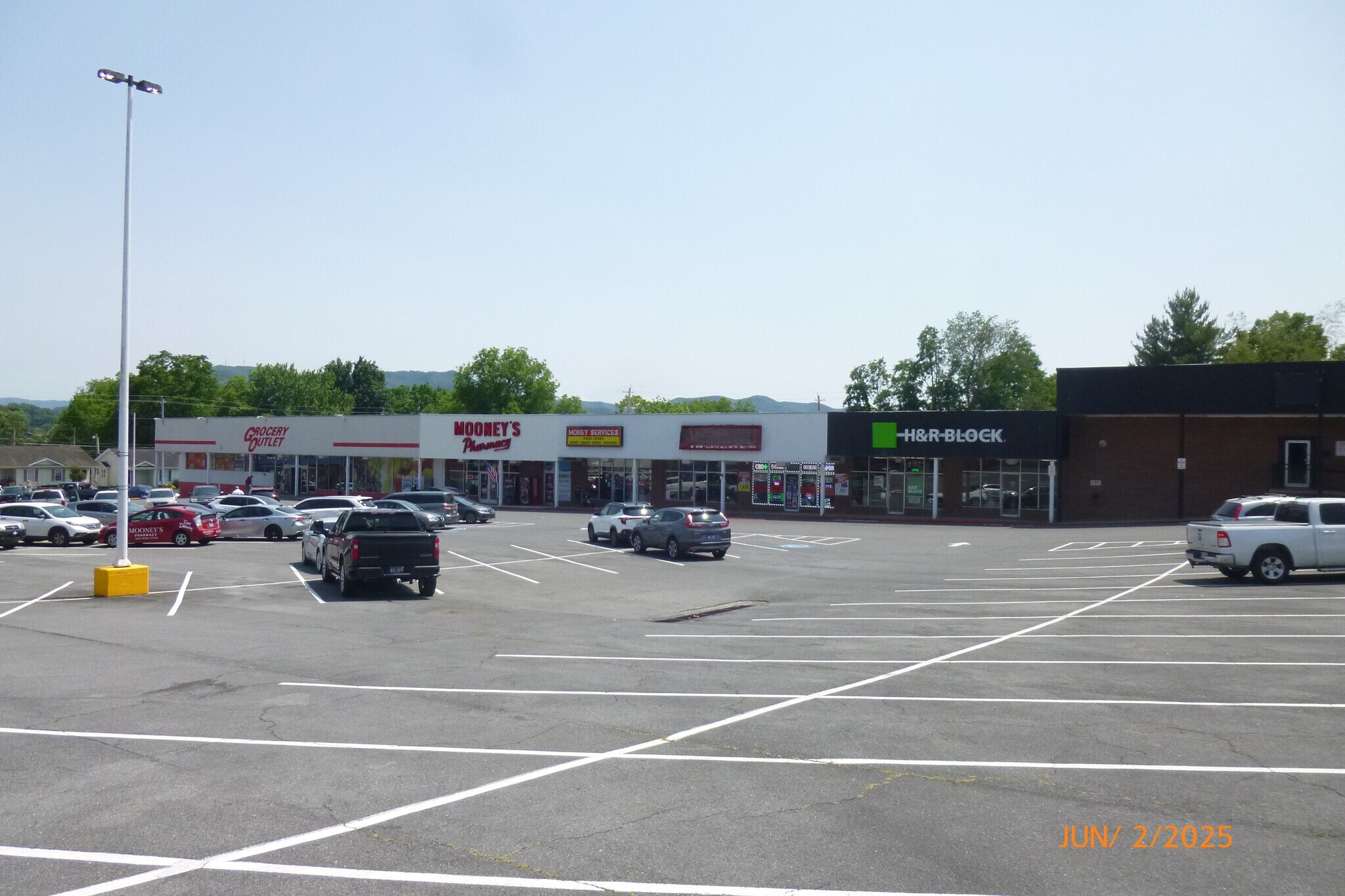 1103-1115 N Roan St, Johnson City, TN à vendre Photo de l’immeuble– Image 1 sur 10