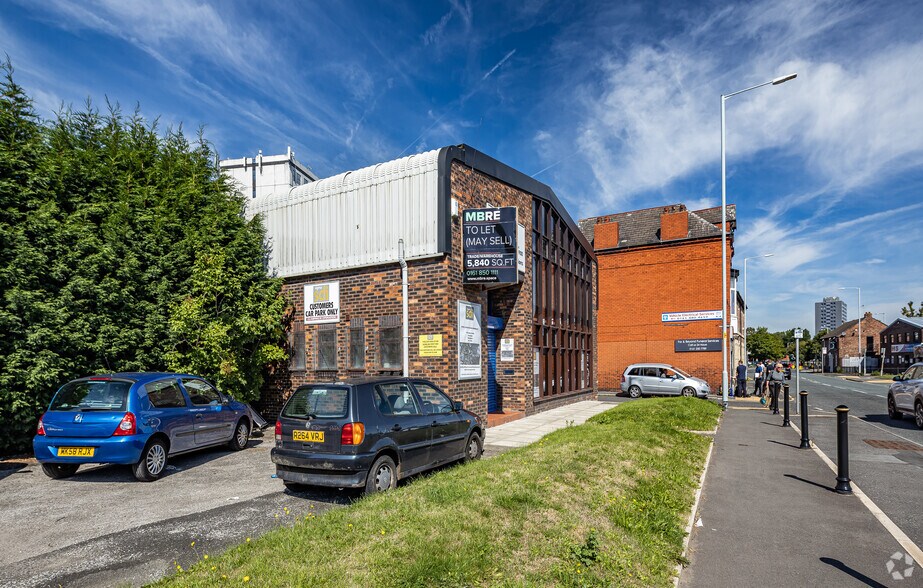 164-174 Higher Hillgate, Stockport à louer - Photo de l’immeuble – Image 2 sur 6