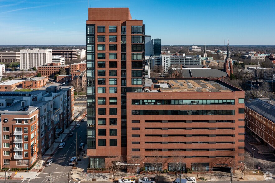 323 W Jones St, Raleigh, NC à louer - Photo de l’immeuble – Image 3 sur 6