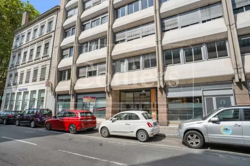 49 Rue Servient, Lyon à louer - Photo de l’immeuble – Image 1 sur 10