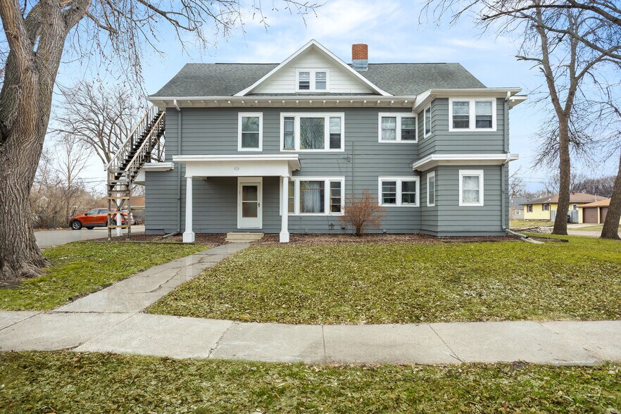 826 21st St S, Fargo, ND à vendre - Photo de l’immeuble – Image 2 sur 9