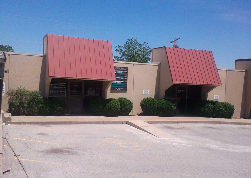 1509-1511 W Gore Blvd, Lawton, OK à louer - Photo de l’immeuble – Image 2 sur 23