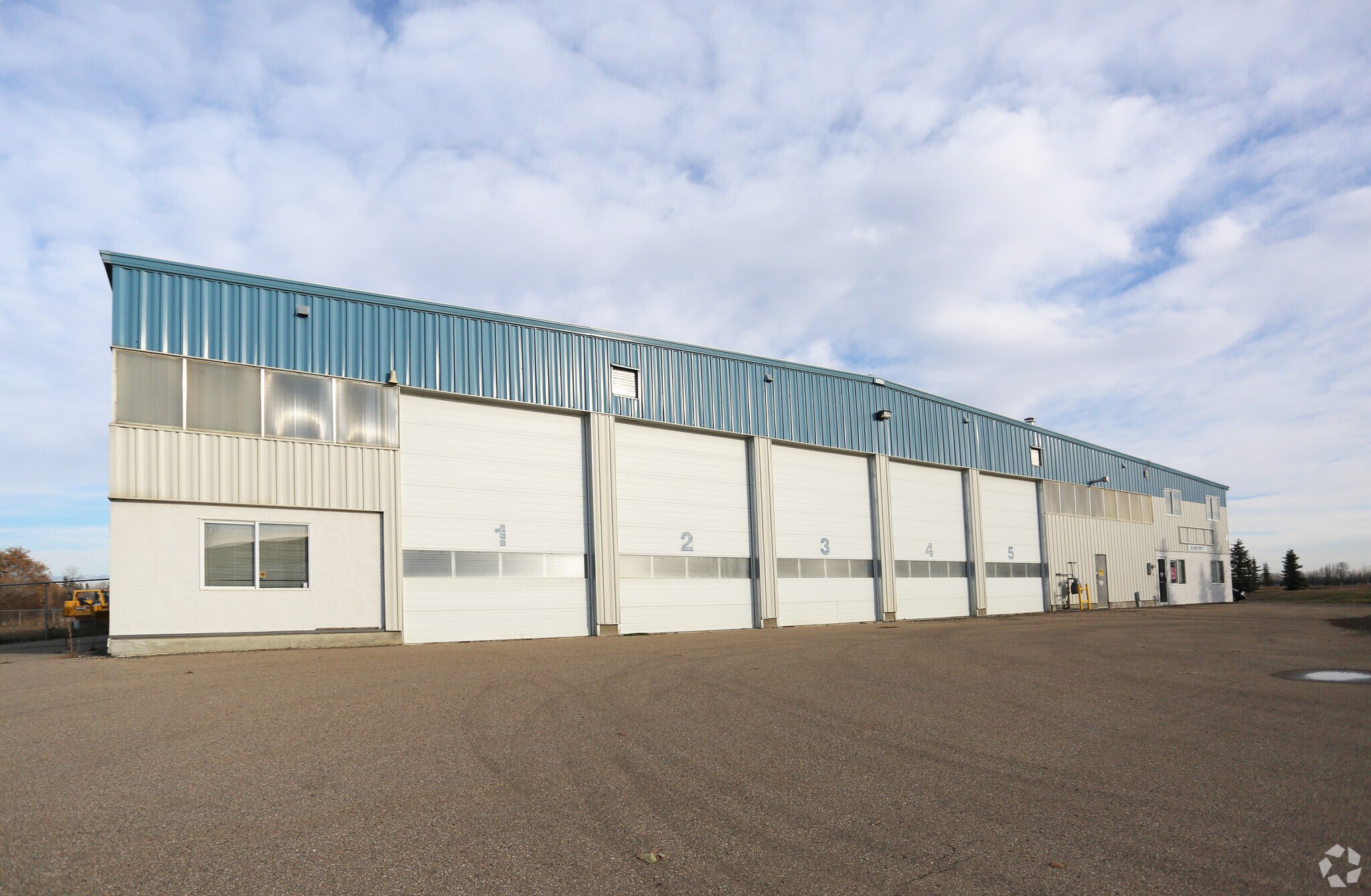 8 Van Der Horn Way, Red Deer County, AB à vendre Photo principale– Image 1 sur 38