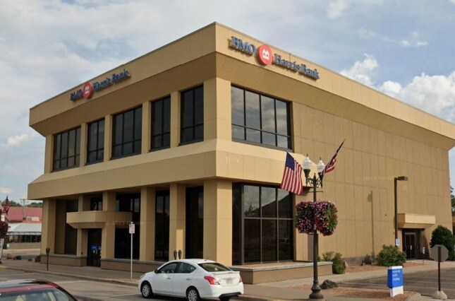 500 Main St E, Menomonie, WI à louer Photo de l’immeuble– Image 1 sur 5