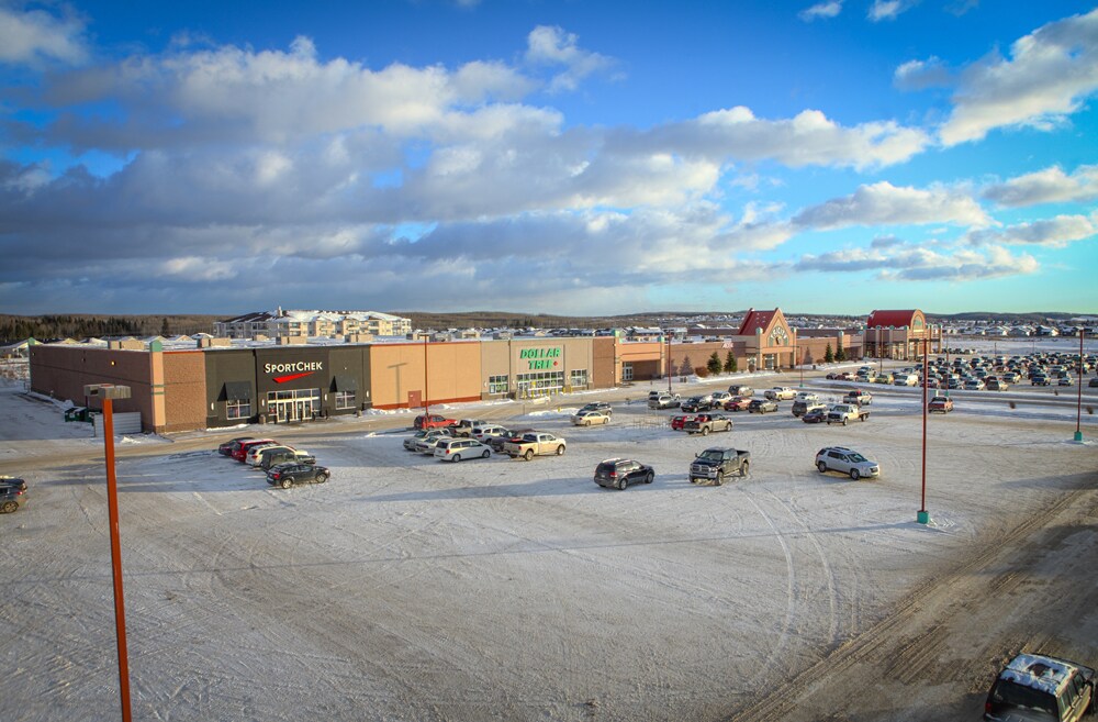 6403-6603 51 St, Cold Lake, AB à louer Photo principale– Image 1 sur 4