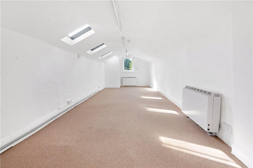 2 High St, Moreton In Marsh à louer - Photo de l’immeuble – Image 3 sur 7
