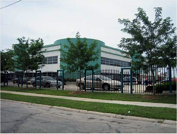 3701 W Burnham St, West Milwaukee, WI à louer - Photo de l’immeuble – Image 3 sur 4