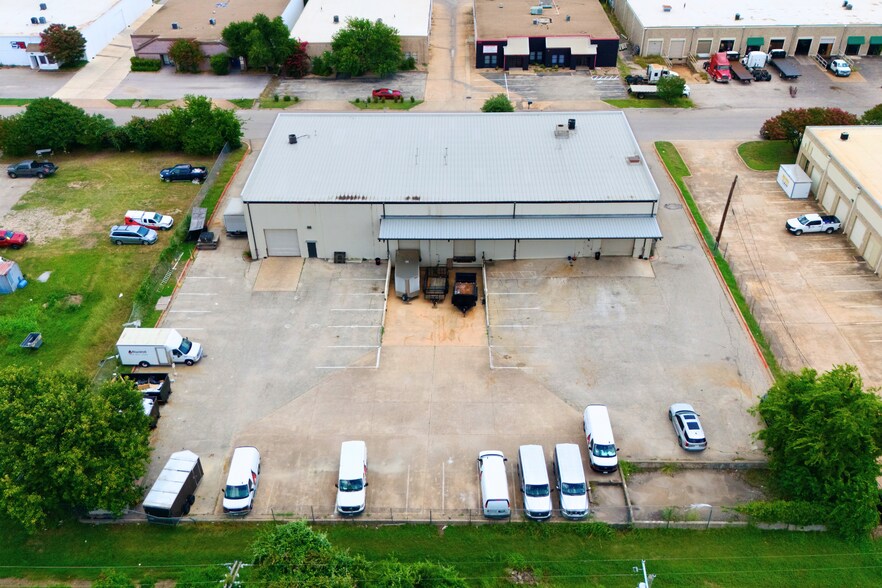 2004 Lamar Dr, Round Rock, TX à louer - Photo de l’immeuble – Image 3 sur 24