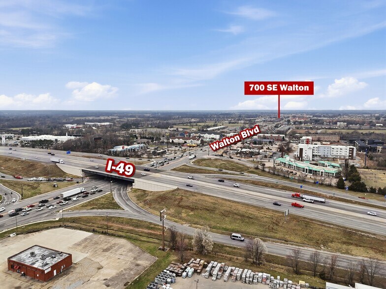700 SE Walton Blvd, Bentonville, AR à louer - Photo de l’immeuble – Image 2 sur 11