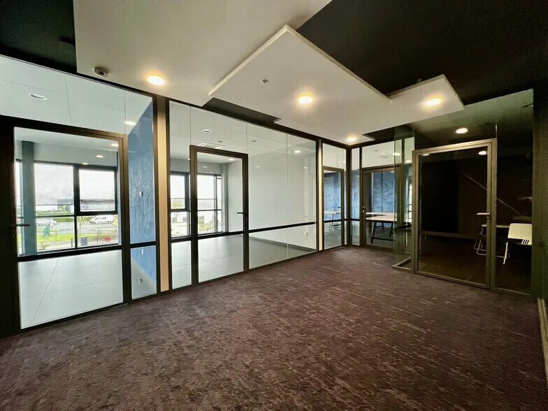 Bureau dans Beauvais à vendre - Photo intérieure – Image 2 sur 8