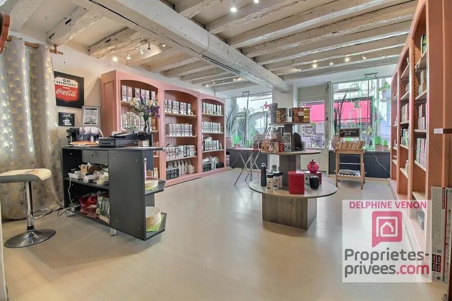 Local commercial dans Châteauneuf-sur-Loire à louer - Photo de l’immeuble – Image 2 sur 5