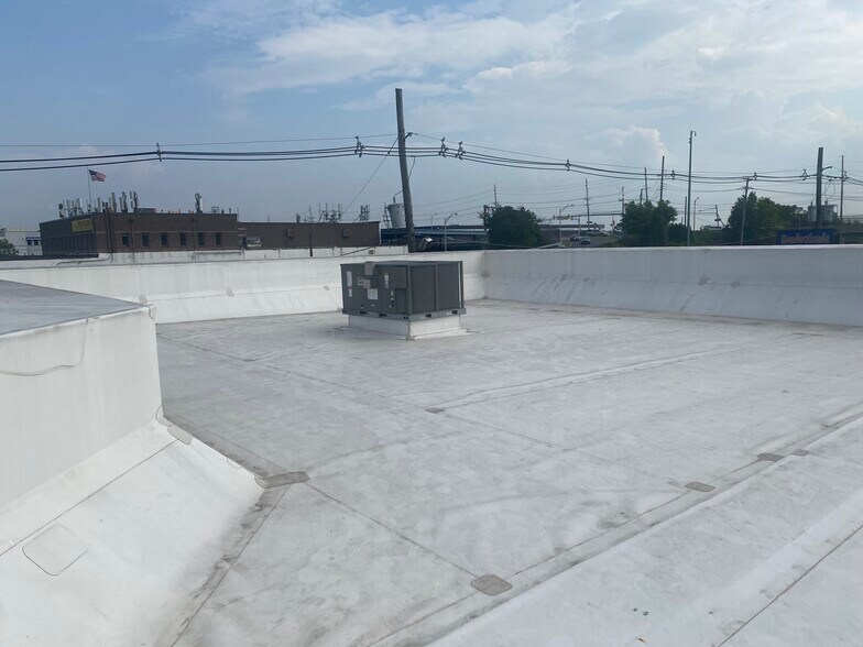 328 State Rt 17, Carlstadt, NJ à louer - Photo de l’immeuble – Image 3 sur 6