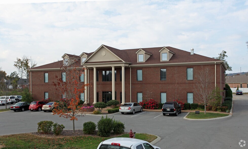 750 Jim Parker Dr, Smyrna, TN à louer - Photo de l’immeuble – Image 1 sur 8