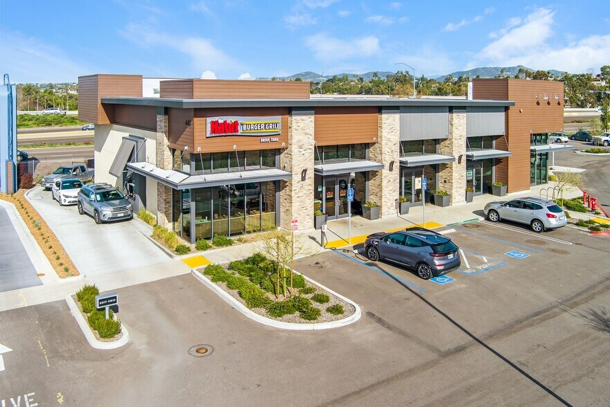 445 Hacienda Dr, Vista, CA à vendre - Photo principale – Image 1 sur 1