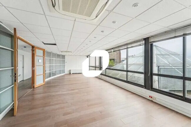 Plus de détails pour Bureau à louer