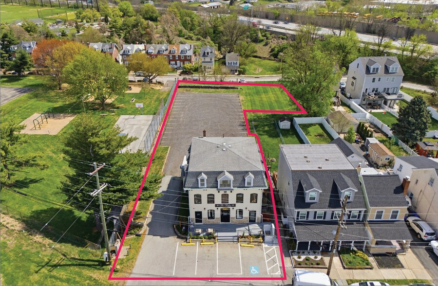 641 Old Elm St, Conshohocken, PA à vendre - Photo de l’immeuble – Image 2 sur 24