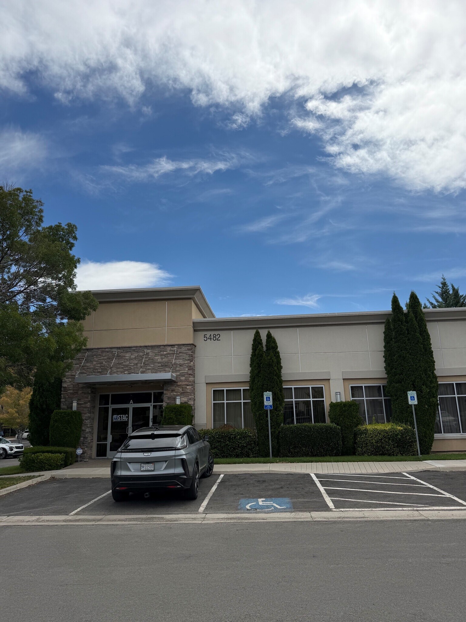 5482 Longley Ln, Reno, NV à vendre Photo de l’immeuble– Image 1 sur 8