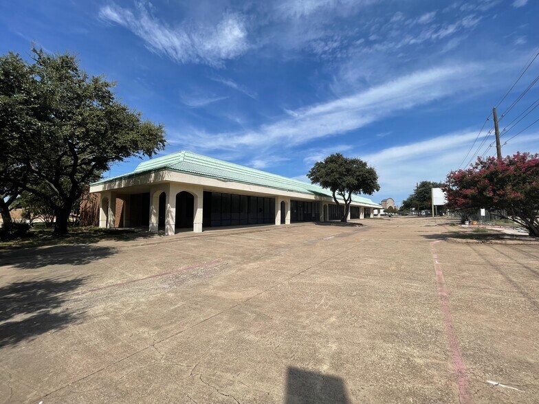14639-14645 Inwood Rd, Addison, TX à vendre - Photo de l’immeuble – Image 2 sur 2