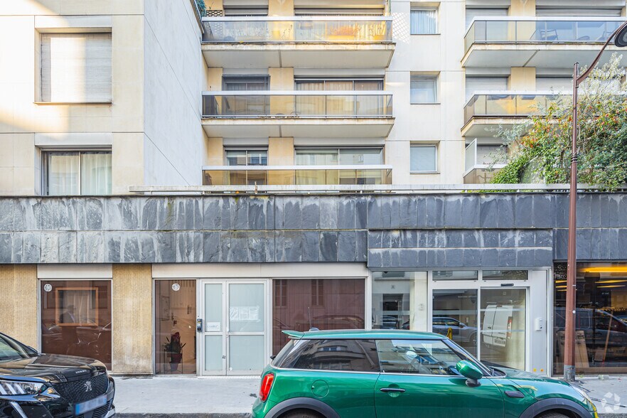 Bureau dans Neuilly-sur-Seine à louer - Photo de l’immeuble – Image 2 sur 5