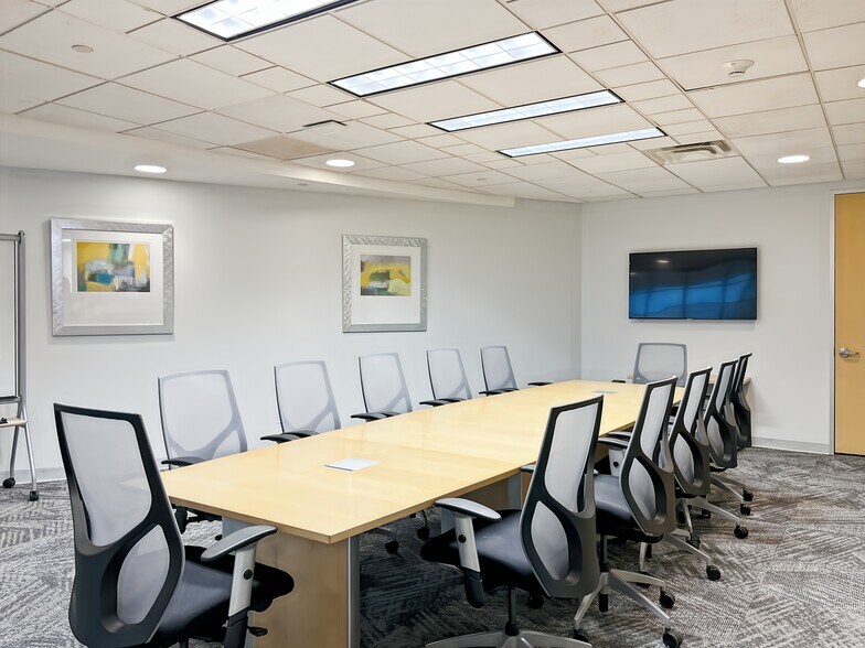 150 Motor Pkwy, Hauppauge, NY à louer - Photo intérieure – Image 3 sur 15
