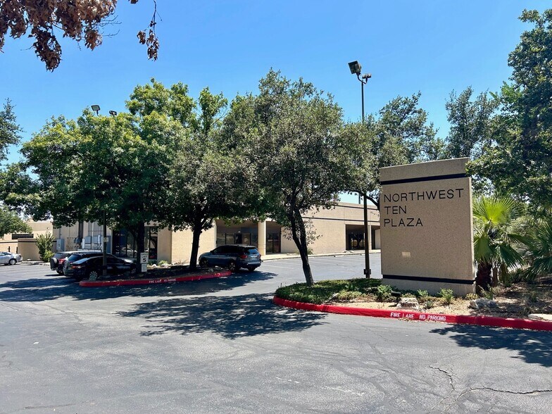 459-599 Spencer Ln, San Antonio, TX à louer - Photo de l’immeuble – Image 1 sur 31