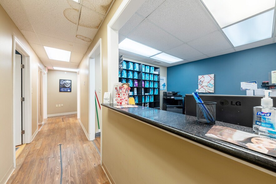 1016 Maple Dr, Morgantown, WV à louer - Photo de l’immeuble – Image 3 sur 11