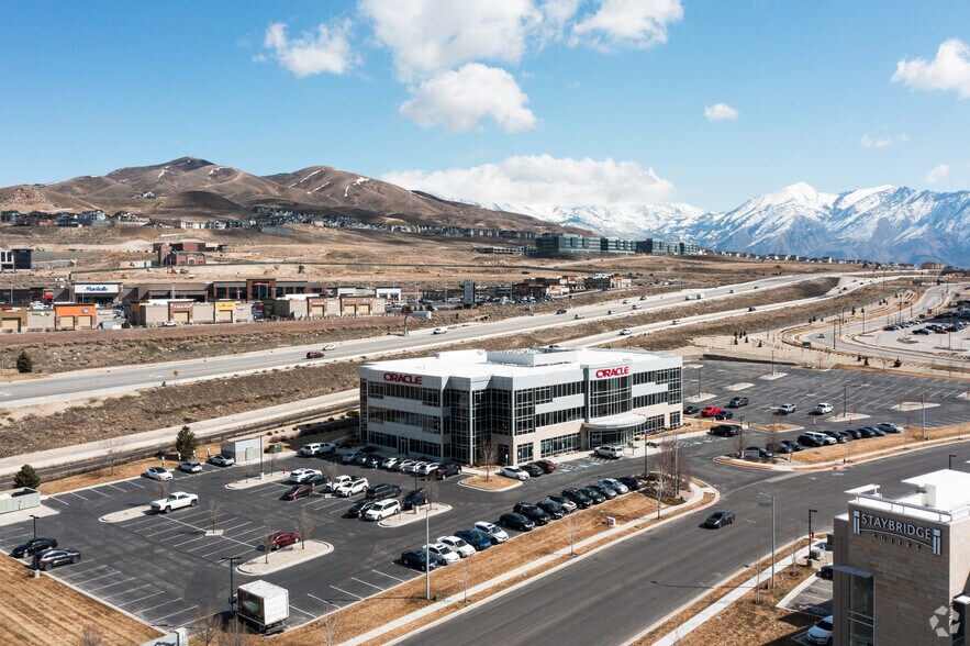 3450 N triumph Blvd, Lehi, UT à louer - Aérien – Image 3 sur 17