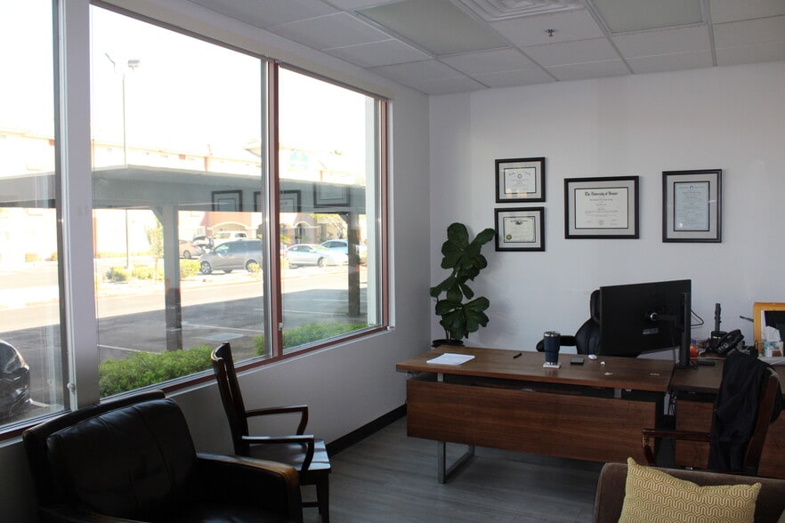 9580 W Sahara Ave, Las Vegas, NV à louer - Photo intérieure – Image 3 sur 7