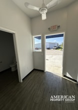 1657 University Pky, Sarasota, FL à louer Photo intérieure– Image 2 sur 6