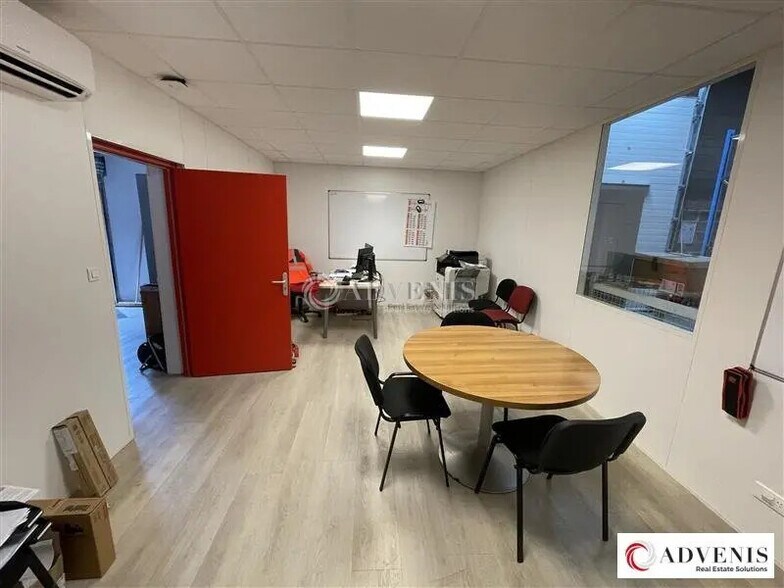 Local d’activités dans Pessac à louer - Photo de l’immeuble – Image 2 sur 9