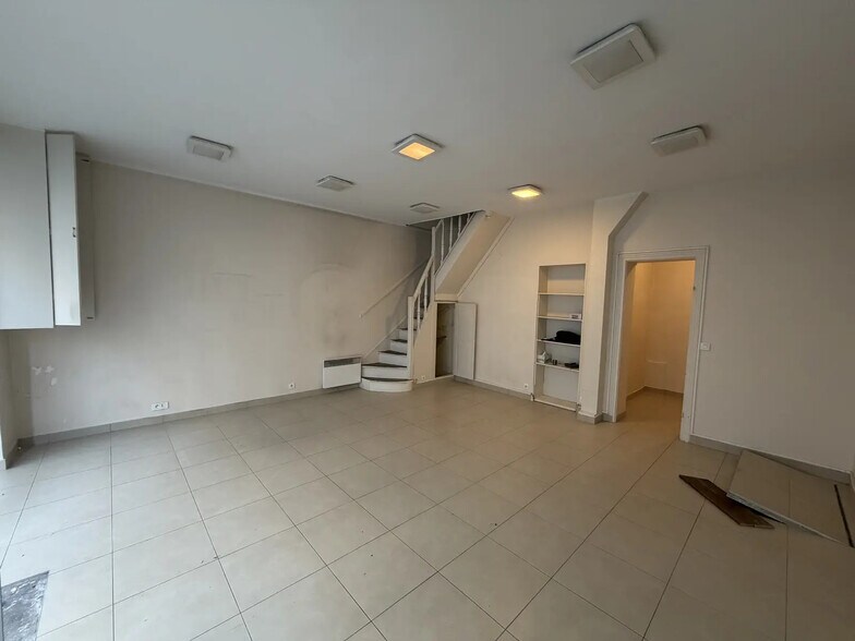 Local commercial dans Paris à louer - Photo intérieure – Image 3 sur 11