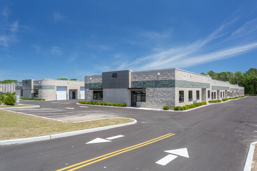 46-48 Windsor Pl, Central Islip, NY à louer - Photo de l’immeuble – Image 3 sur 12