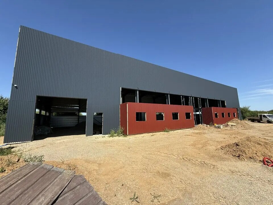 Local d’activités dans Ennery à louer Photo de l’immeuble– Image 1 sur 6