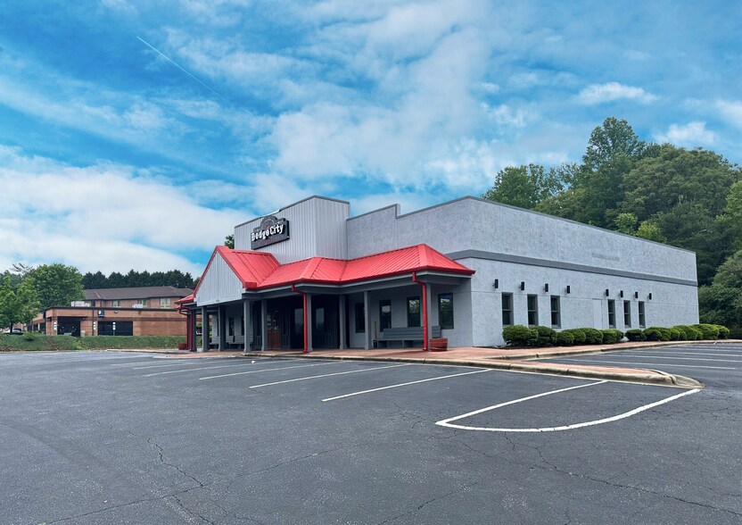 954 Blowing Rock Blvd, Lenoir, NC à vendre - Photo principale – Image 1 sur 3