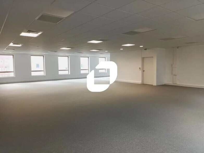 84 Rue Des Templiers, Lille à louer - Photo de l’immeuble – Image 2 sur 7