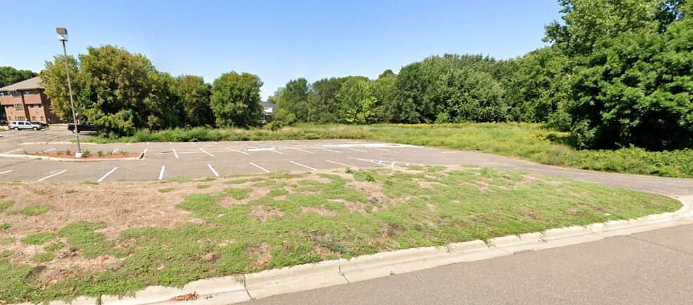 COON RAPIDS 3 PROPERTY PORTFOLIO portefeuille de 3 biens à vendre sur LoopNet.fr - Photo de l’immeuble – Image 3 sur 3