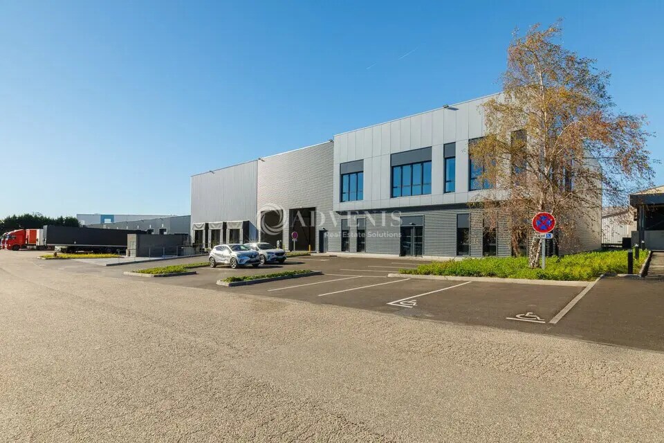 Industriel/Logistique dans Corbas à louer Photo de l’immeuble– Image 1 sur 13
