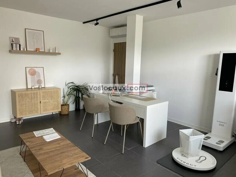 Bureau dans Antibes à louer - Photo de l’immeuble – Image 2 sur 4