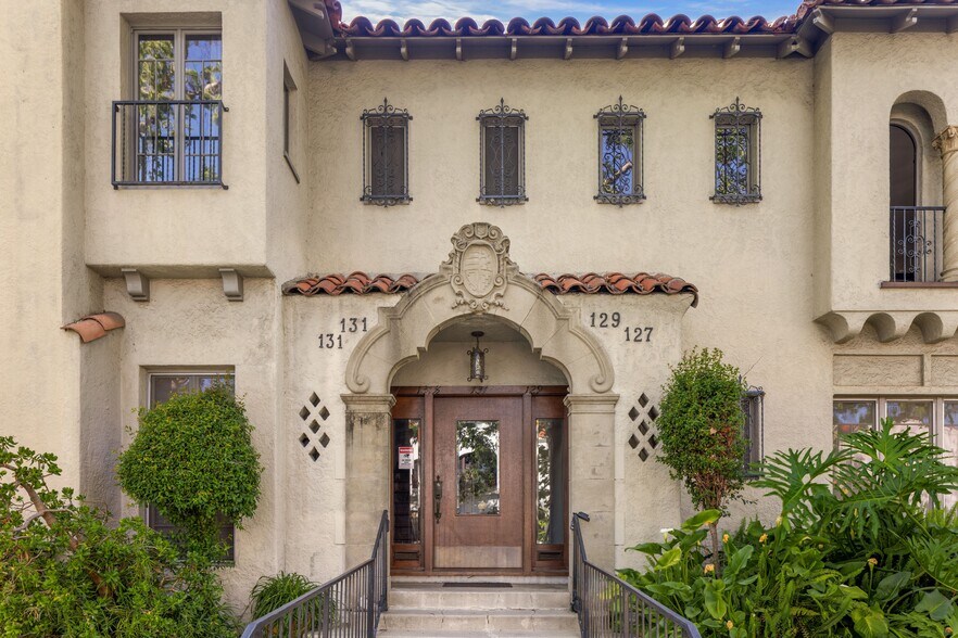 127 S Sycamore Ave, Los Angeles, CA à vendre - Photo de l’immeuble – Image 2 sur 6