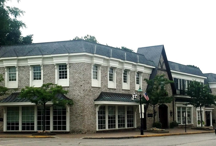 120 Kercheval Ave, Grosse Pointe Farms, MI à louer - Photo de l’immeuble – Image 1 sur 5