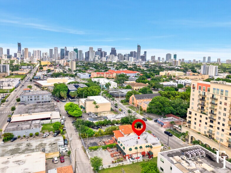 1353 SW 1st St, Miami, FL à vendre - Photo de l’immeuble – Image 2 sur 80