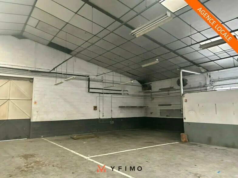 Local commercial dans Les Mureaux à louer - Photo de l’immeuble – Image 3 sur 6